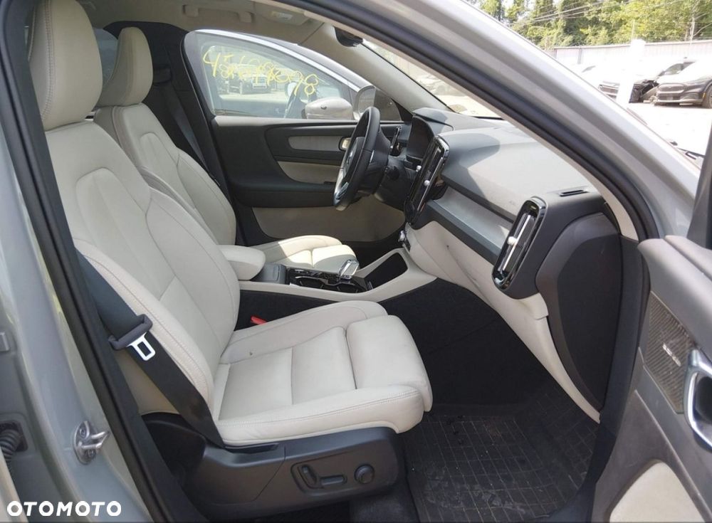 Volvo XC 40 - 11