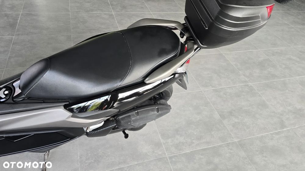 Yamaha NMAX - 10