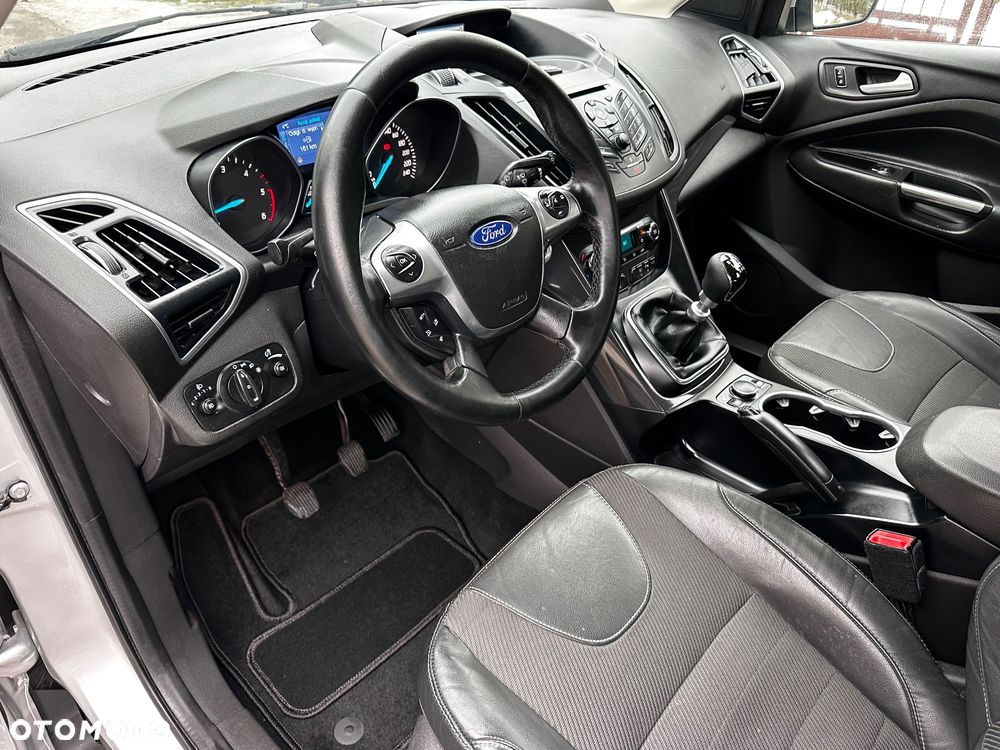 Ford Kuga 2.0 TDCi 4x4 Titanium - 34