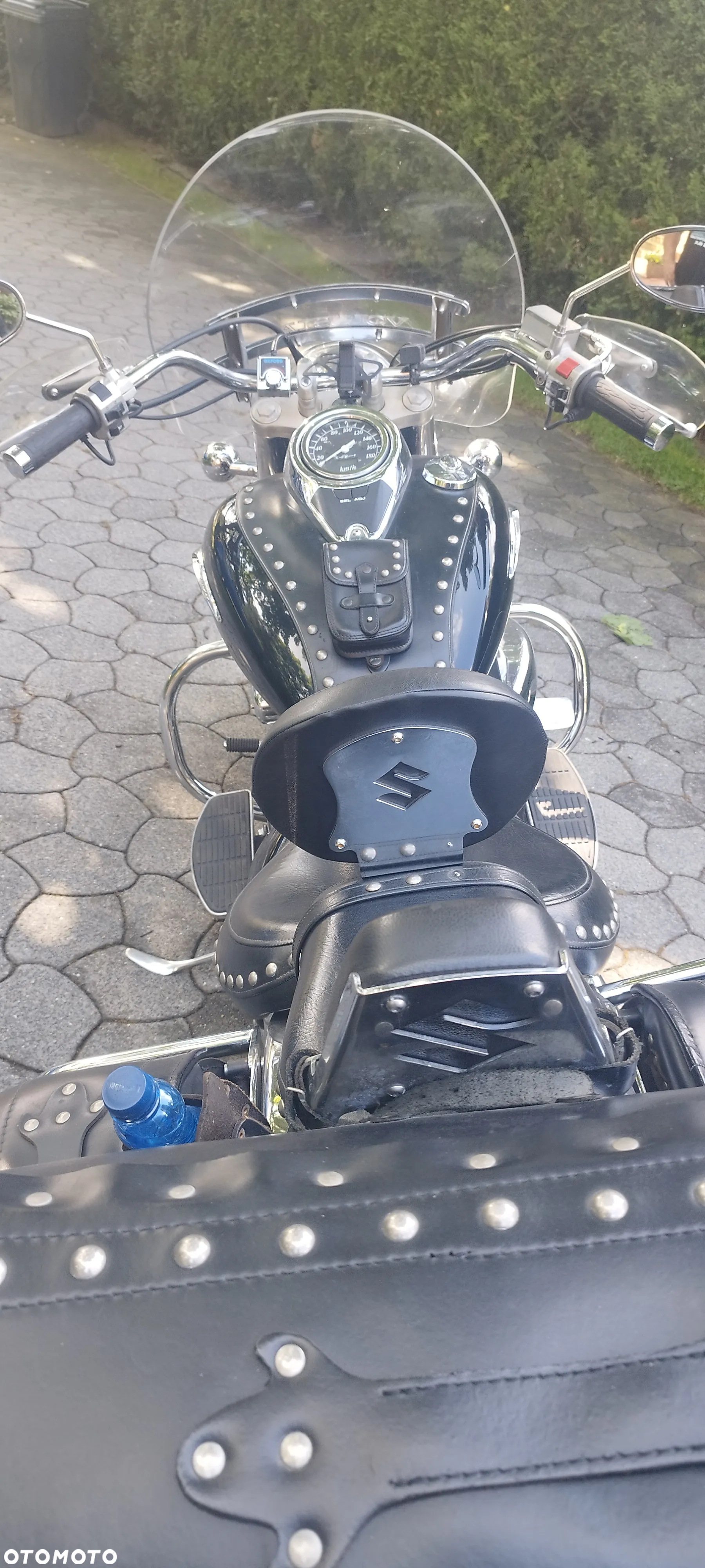 Suzuki Intruder - 12