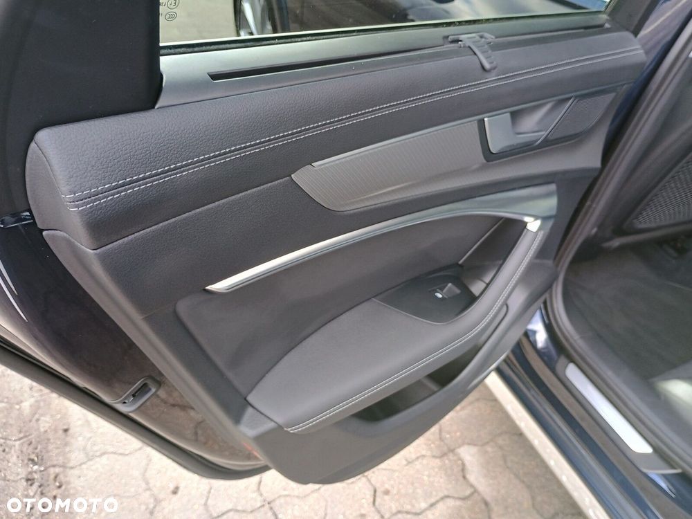 Audi A6 Allroad - 11