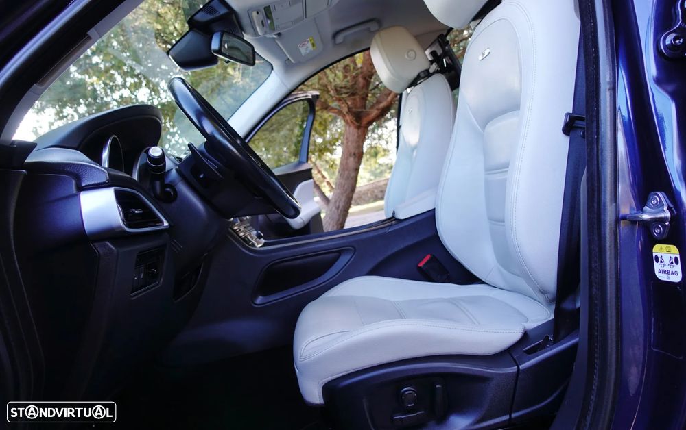 Jaguar F-Pace 2.0 i4D R-Sport Aut. - 38