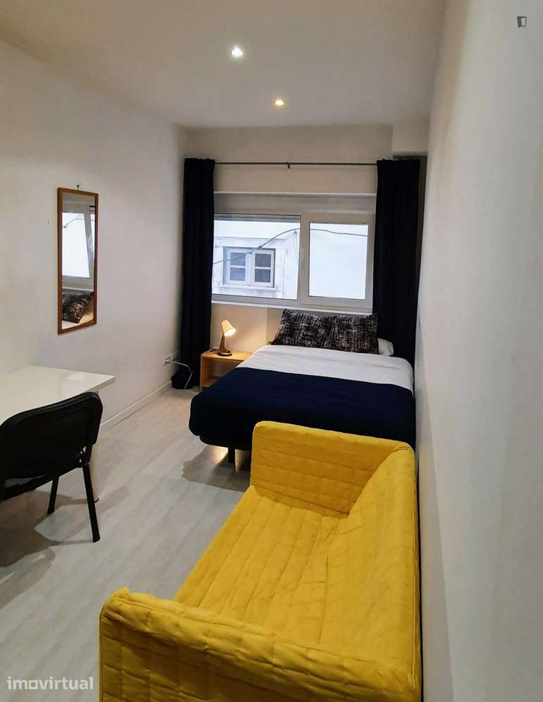 Quarto - localizado em Baixa Coimbra - Grande imagem: 2/13