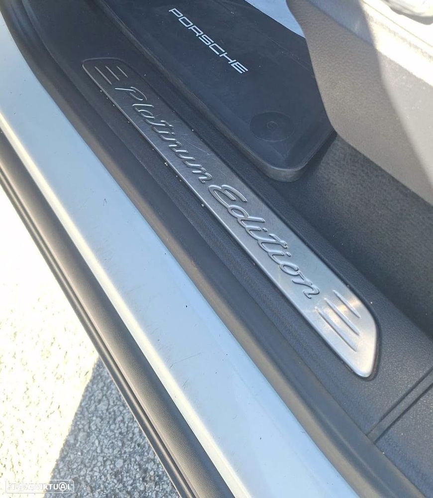 Porsche Cayenne Platinum Edition - 10