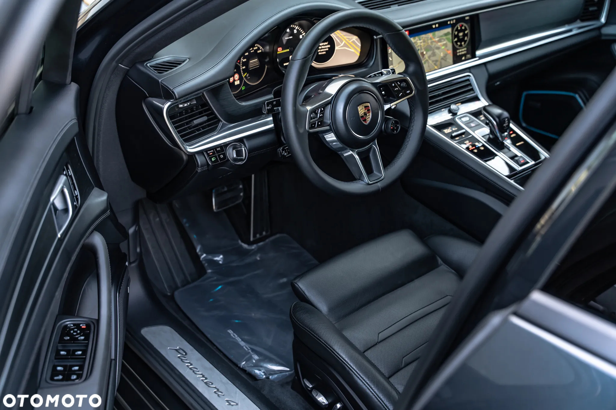 Porsche Panamera 4 e-Hybrid Sport Turismo - 21