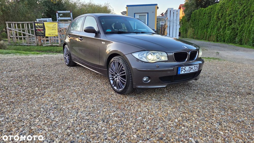 BMW Seria 1 120I 2006 photo 2