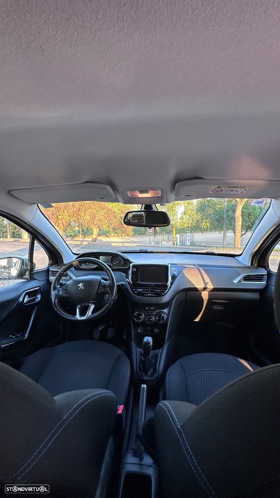 Peugeot 208 1.2 PureTech Style - 6