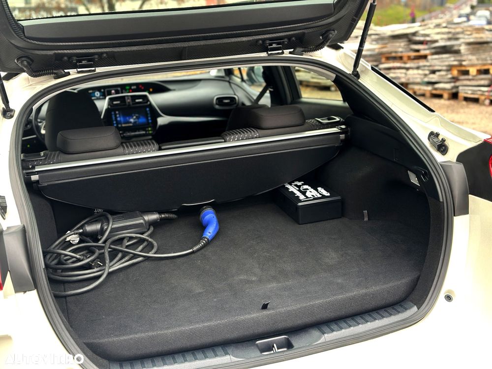 Toyota Prius 1.8 HSD Dynamic - 8