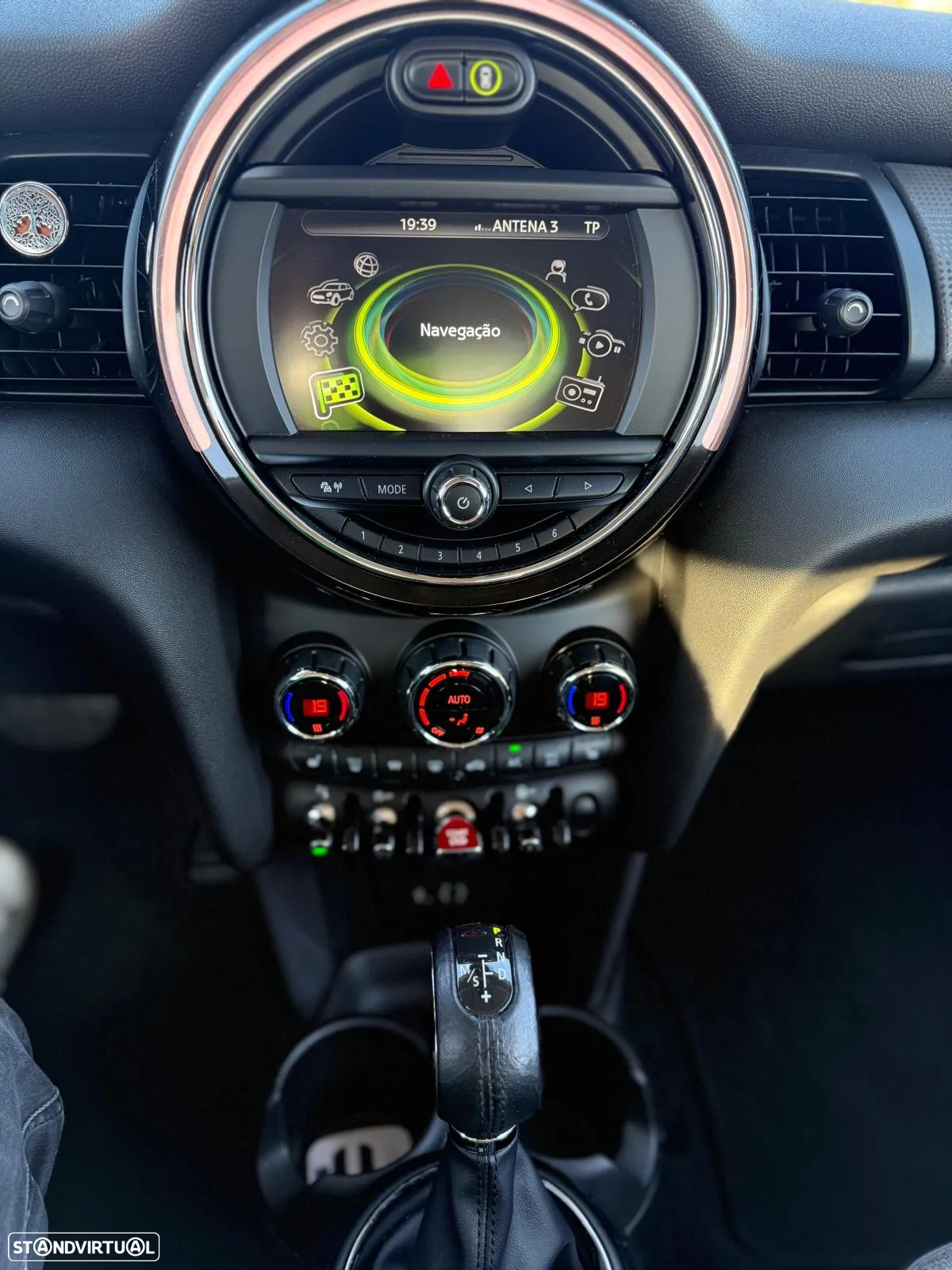 MINI 3 Portas Cooper D Aut. - 10