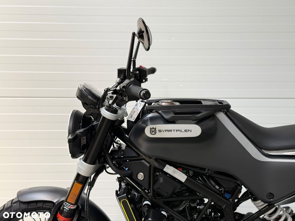 Husqvarna Svartpilen - 25