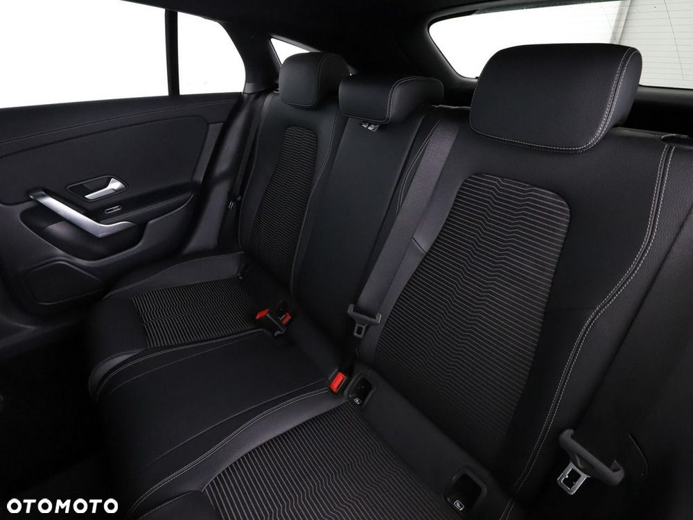 Mercedes-Benz CLA 250 e 8G-DCT Progressive - 19