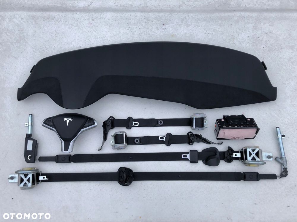 tesla s deska kokpit konsola poduszki pasy - 1