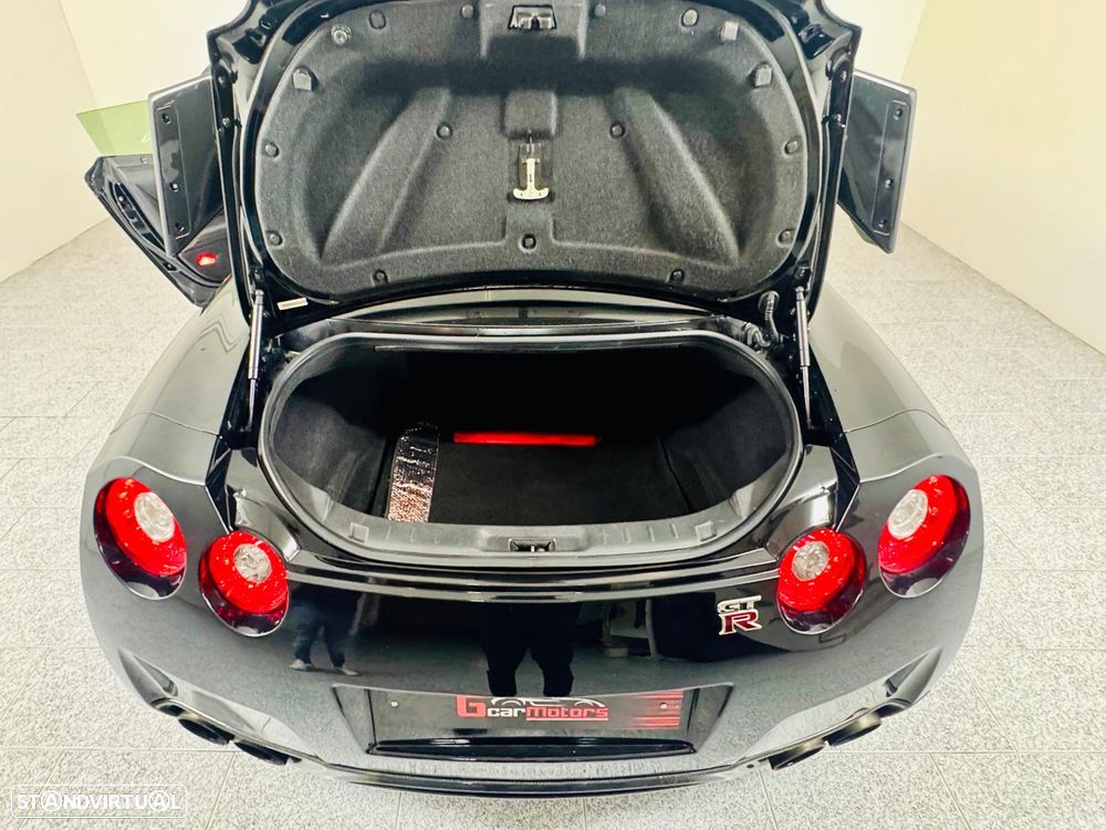 Nissan GT-R 3.8 V6 Black Edition - 12