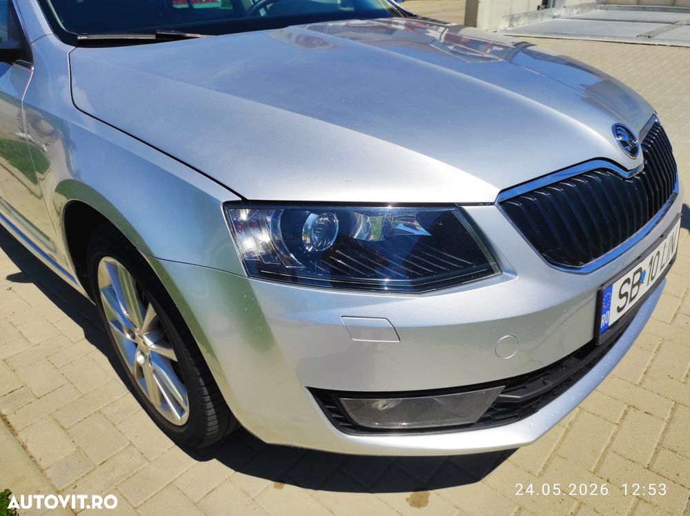 Skoda Octavia 1.6 TDI DSG Style - 22