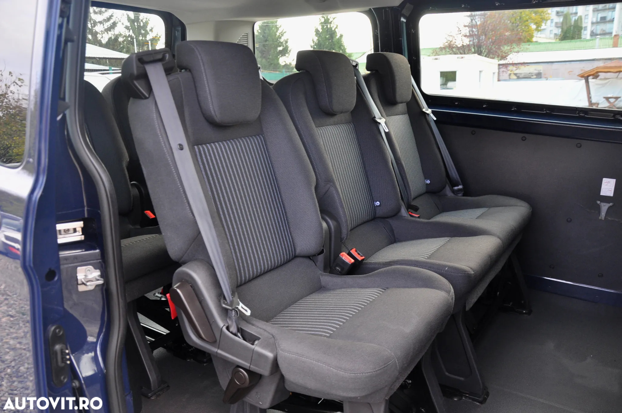 Ford Transit Custom Kombi 9 Locuri - 10