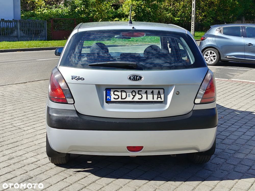 Kia Rio 1.4 Optimum + - 32