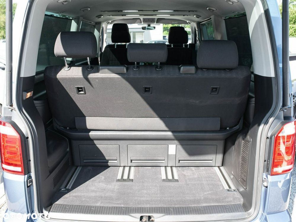 Volkswagen Multivan - 25