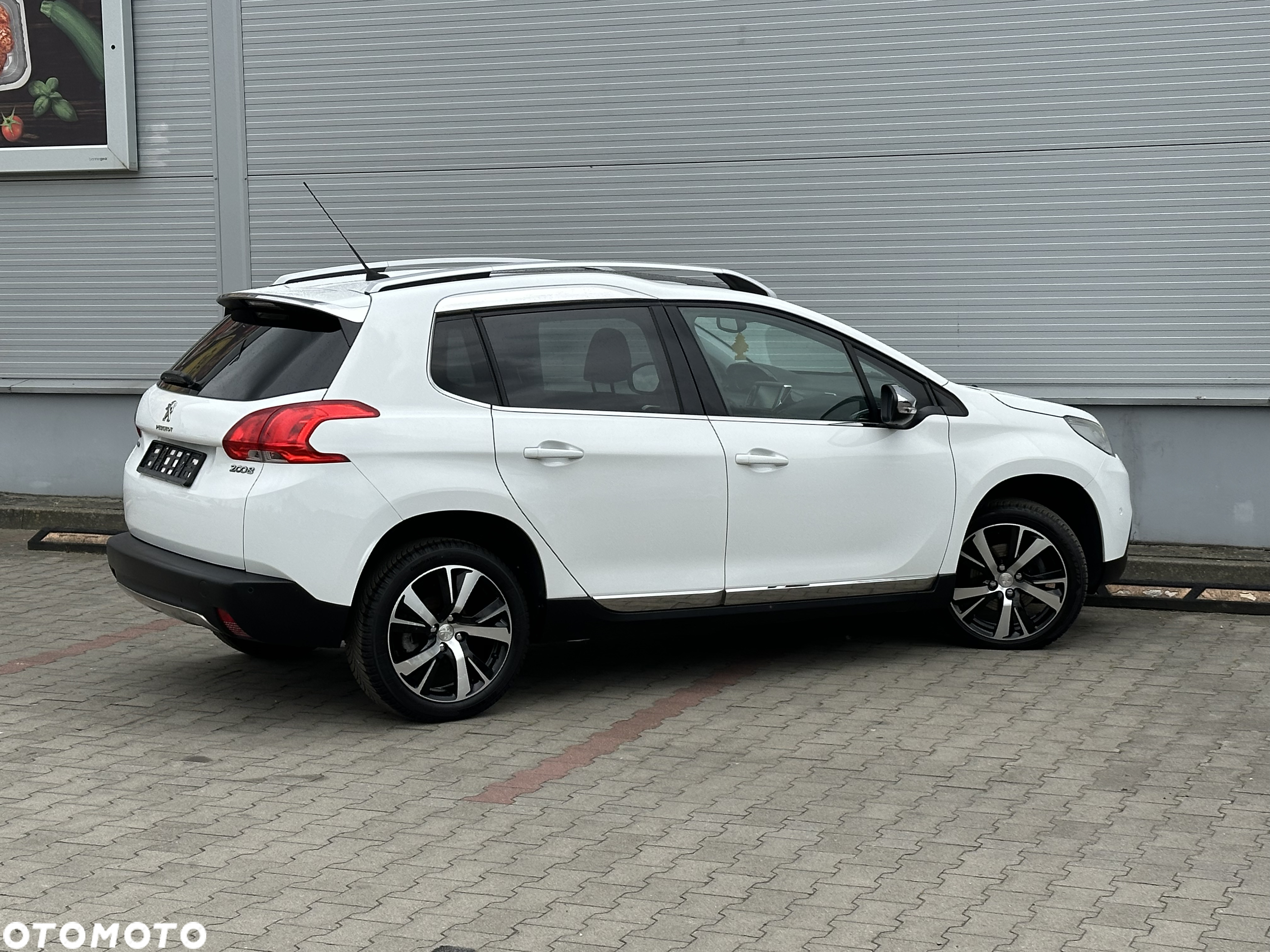 Peugeot 2008 1.6 BlueHDi Allure - 7