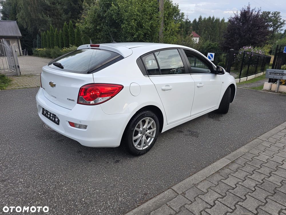 Chevrolet Cruze 1.6 LT+ - 27