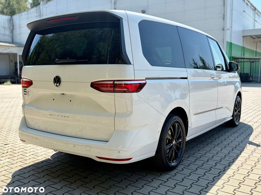 Volkswagen multivan Life L2 silnik: 2,0 l TDI SCR 150 KM / skrzynia biegów: 7-biegowa DSG rozstaw osi: 3124 mm - 14
