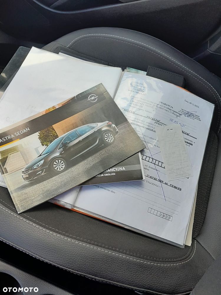 Opel Astra 1.4 T Business EU6 - 33