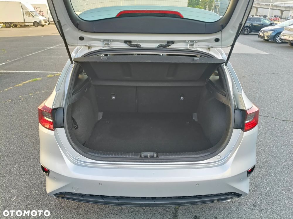 Kia Ceed 1.6 CRDi mHEV M - 11