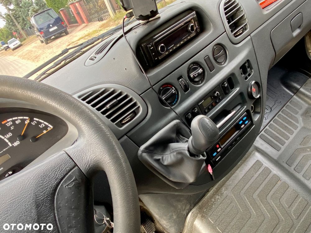 Mercedes-Benz Sprinter - 20