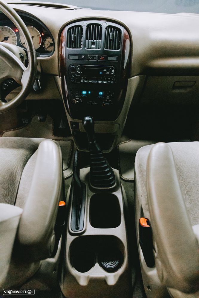 Chrysler Grand Voyager 2.5 CRD LX - 41