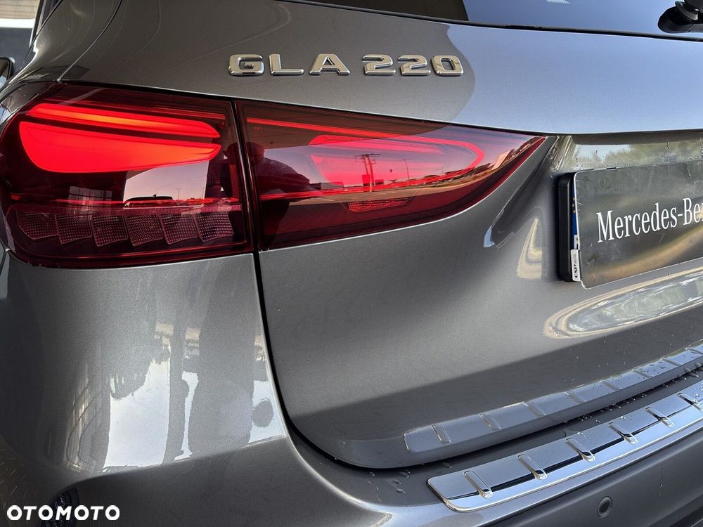 Mercedes-Benz GLA - 22
