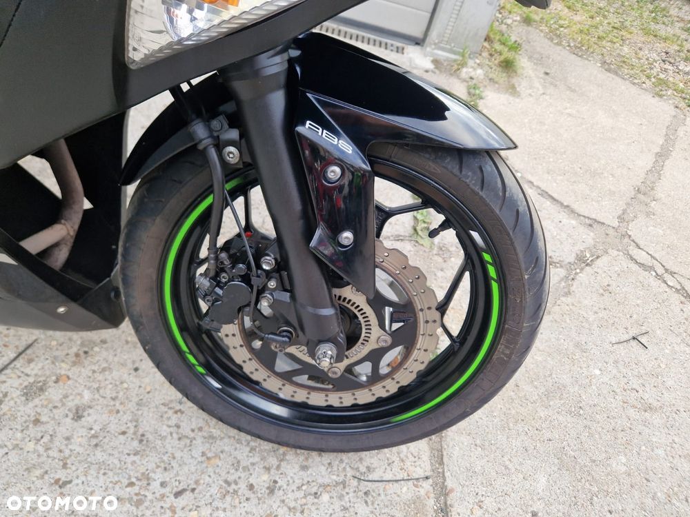 Kawasaki Ninja 300 ABS - 9