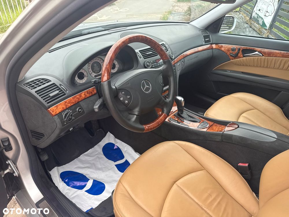 Mercedes-Benz Klasa E 500 4-Matic T Avantgarde - 19