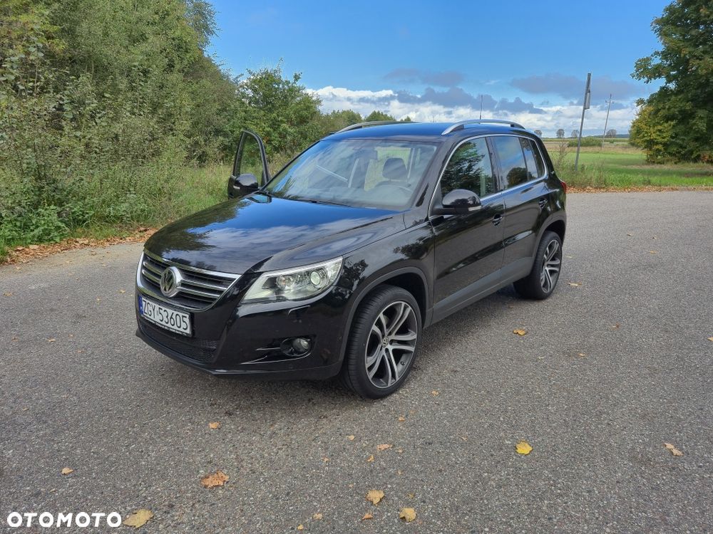 Volkswagen Tiguan - 1