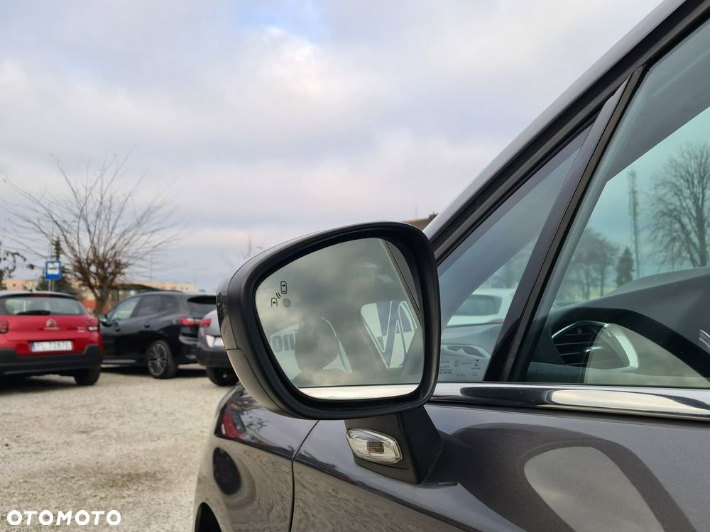 Citroën C4 PureTech 130 Stop&Start EAT8 SHINE - 30