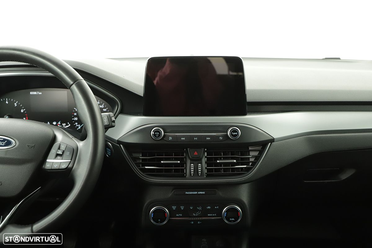 Ford Focus 1.0 EcoBoost MHEV Connected Design - 9
