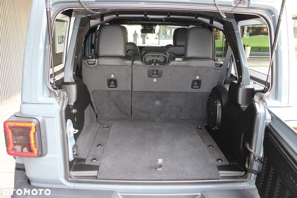 Jeep Wrangler - 40