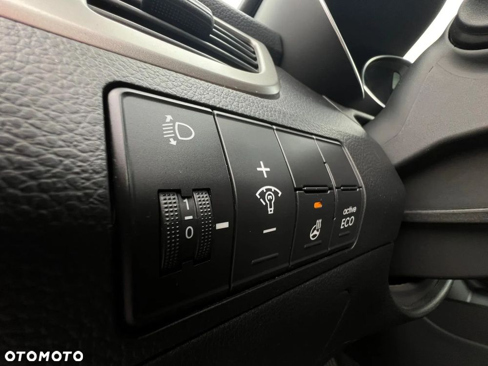 Hyundai i30 1.6 GDI Premium - 24