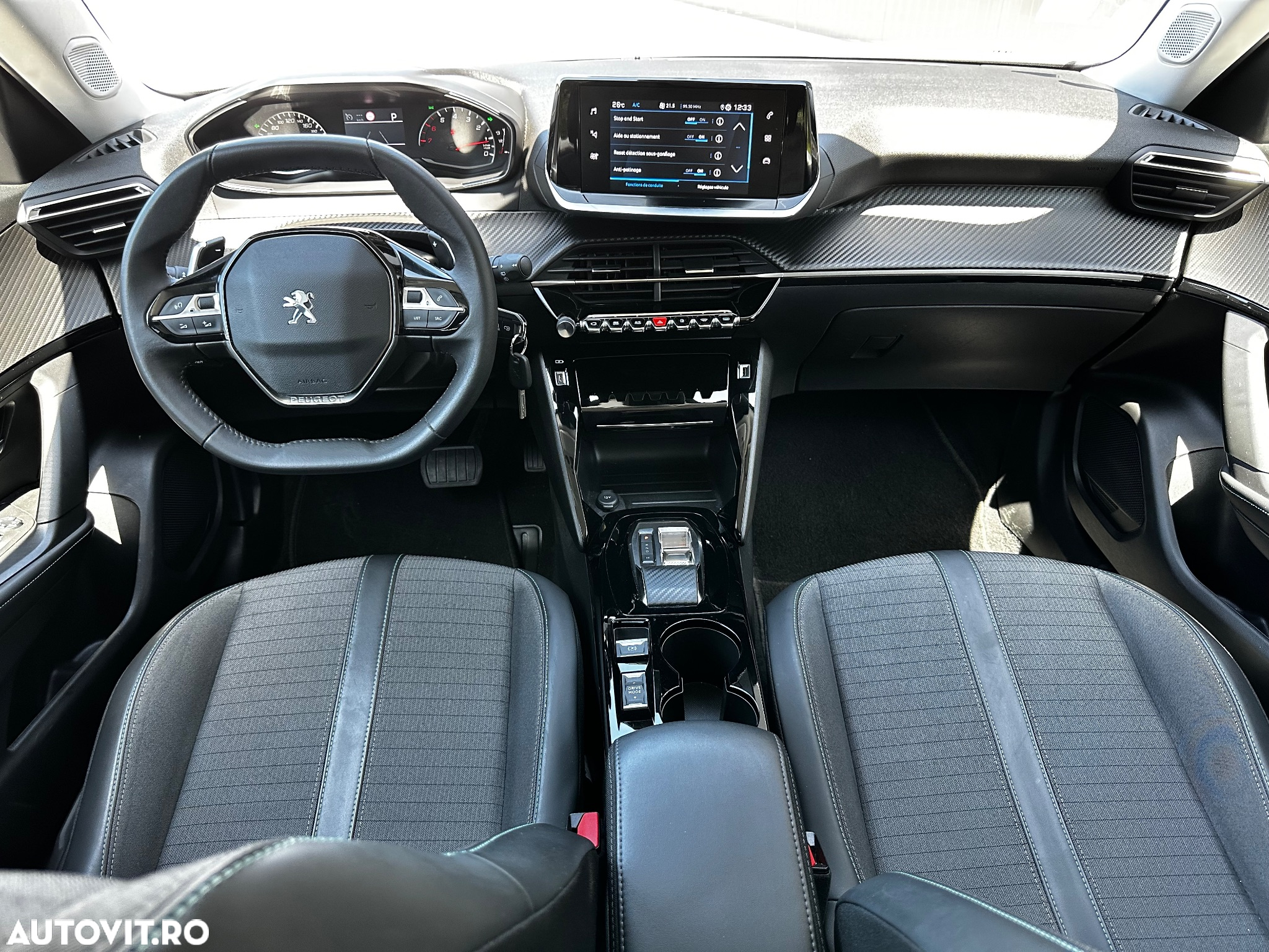 Peugeot 2008 1.5 BlueHDI 130 S&S EAT8 Allure - 3
