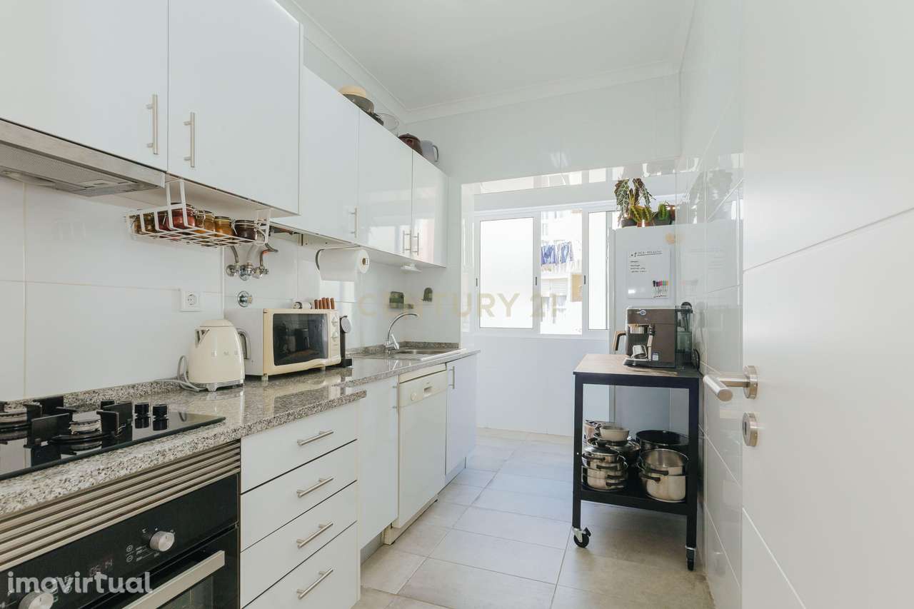 T2 REMODELADO SACAVÉM A 5 MINUTOS DO AEROPORTO DE LISBOA - Grande imagem: 3/18