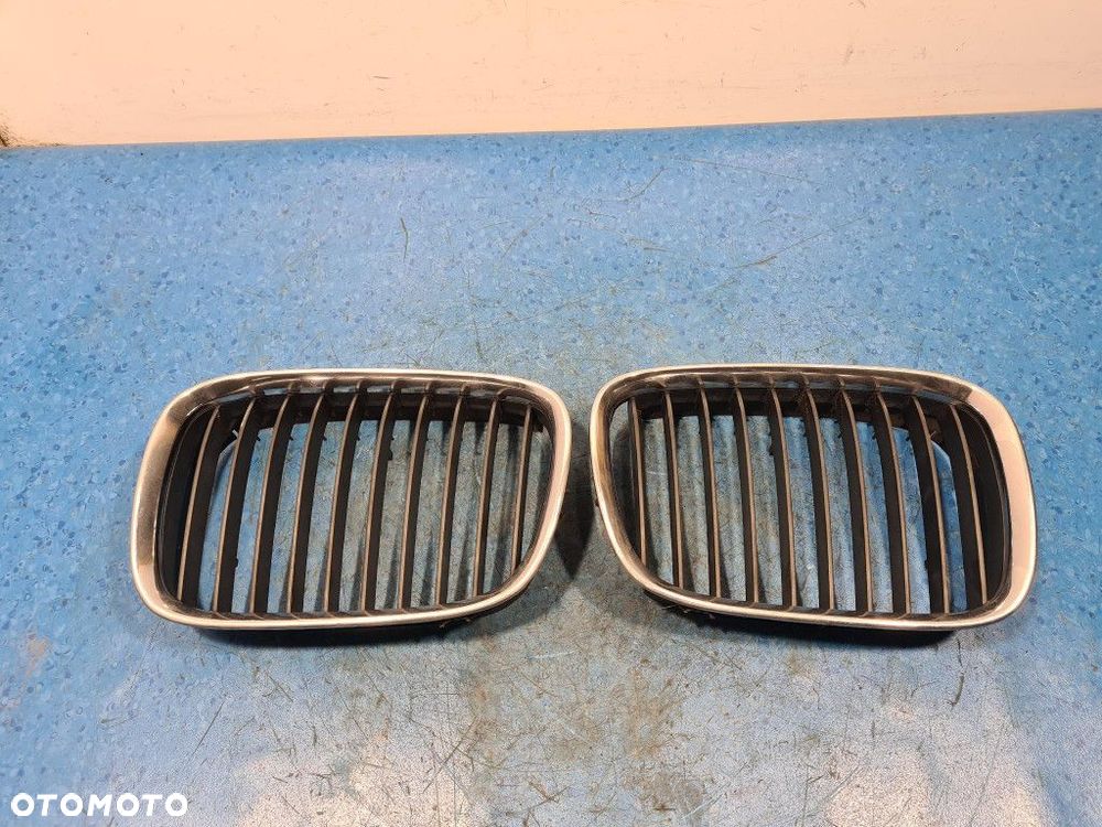 BMW 5 E39  ATRAPA / GRILL - 1