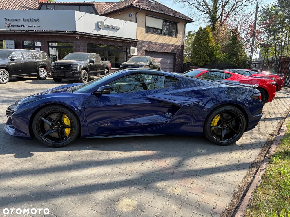 Chevrolet Corvette - 12