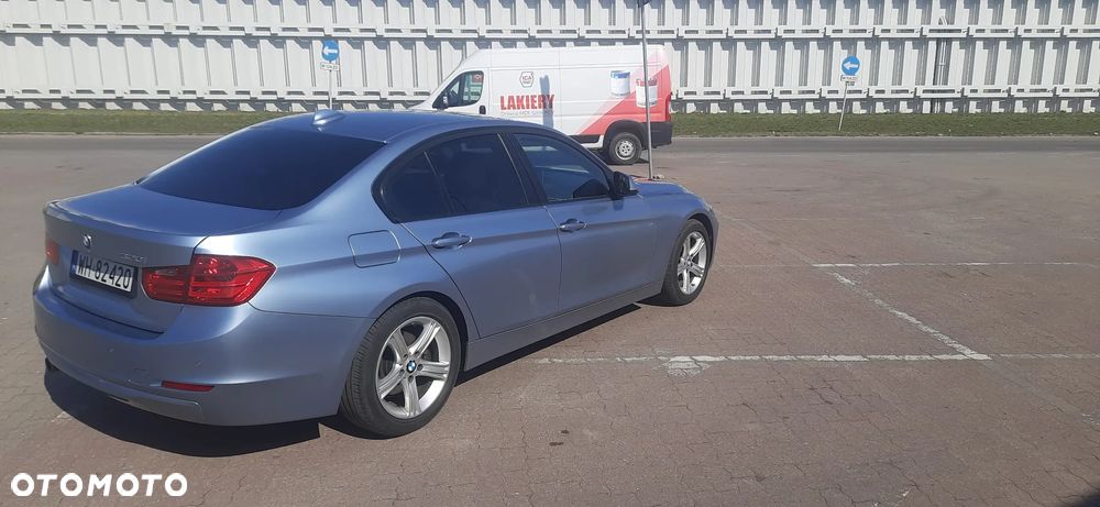 BMW Seria 3 320i - 2
