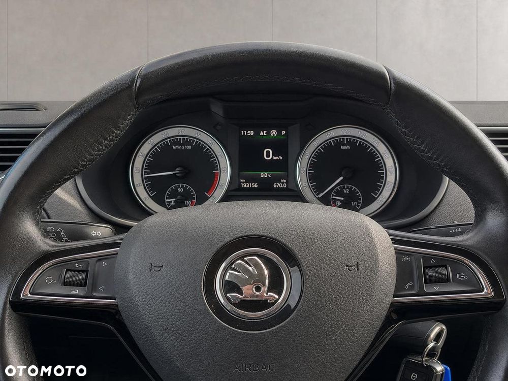 Skoda Octavia 2.0 TDI 4x4 DSG Style - 23