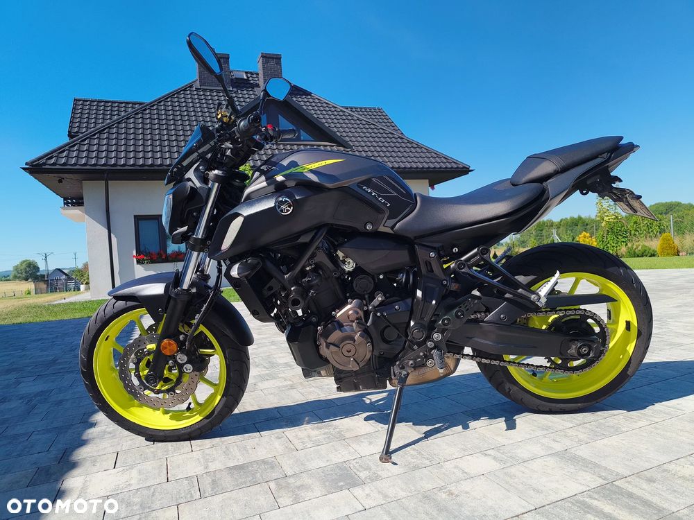 Yamaha MT - 2
