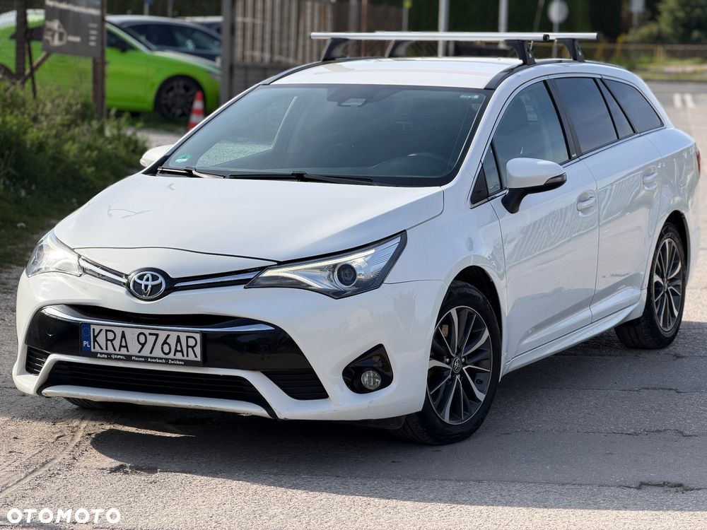 Toyota Avensis 2.0 D-4D Premium - 2