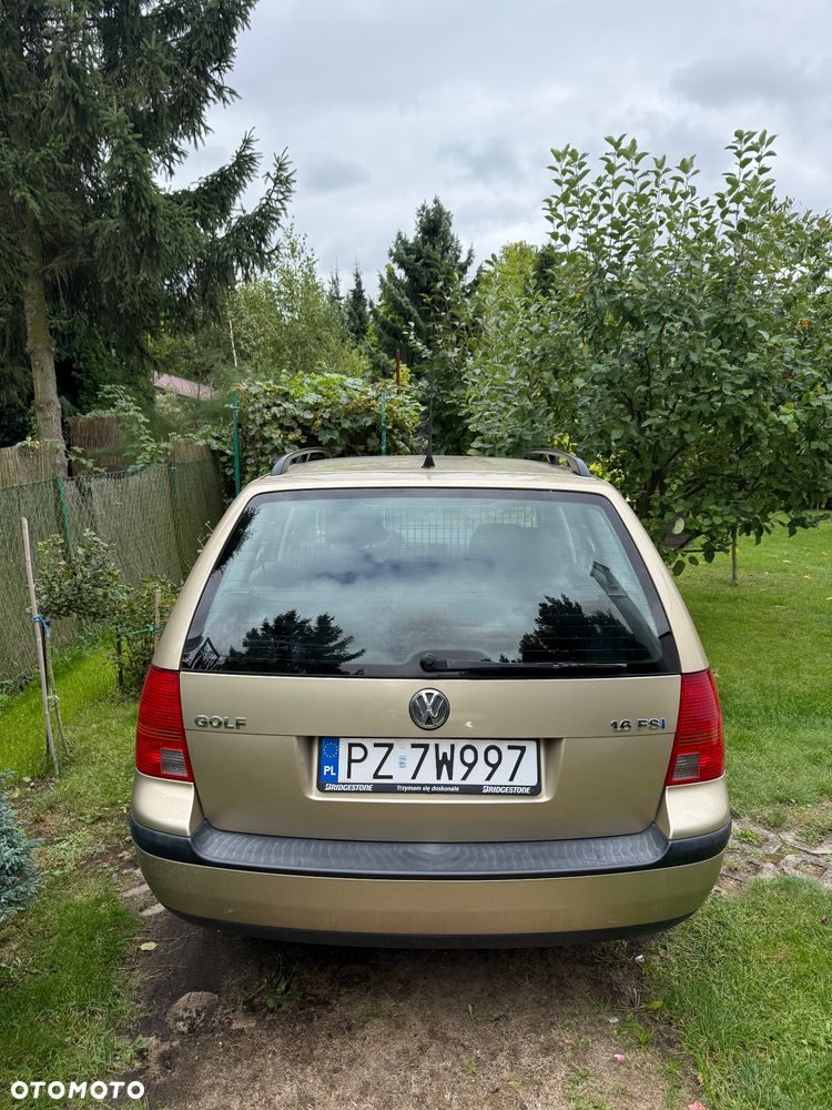 Volkswagen Golf 1.6 FSI Comfortline - 6