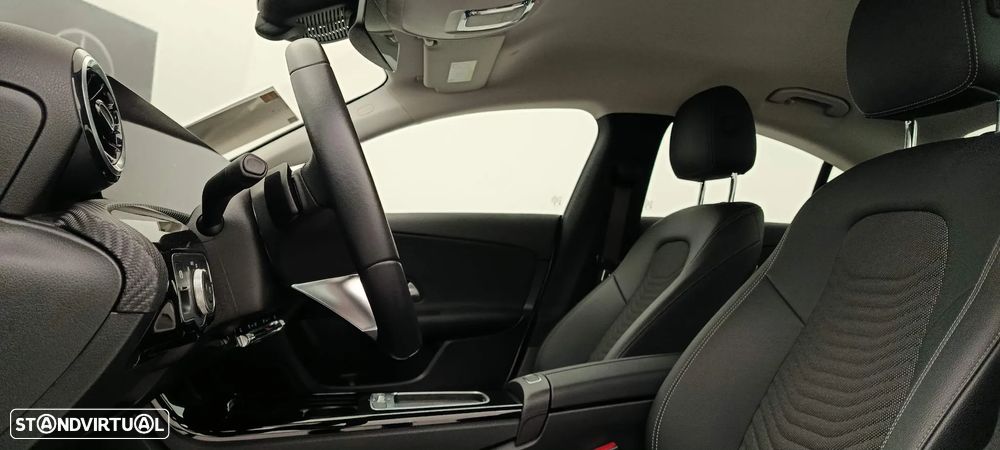 Mercedes-Benz CLA 180 d - 28