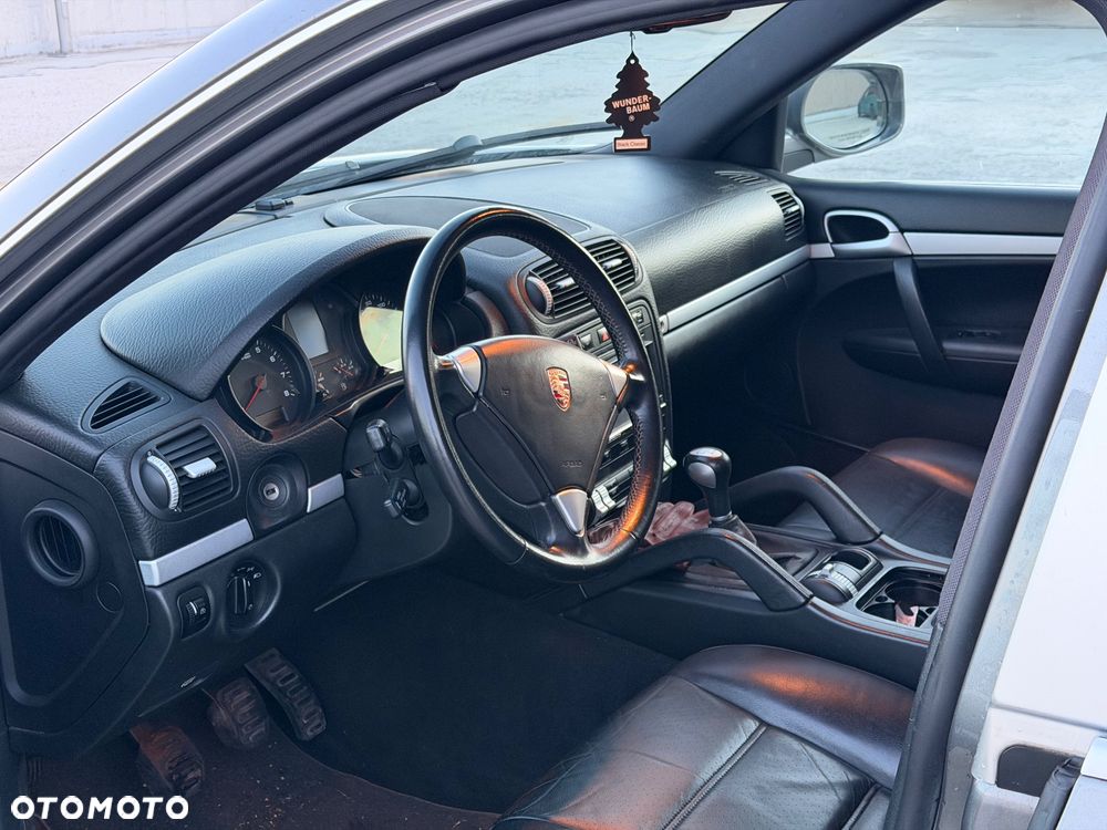 Porsche Cayenne - 9