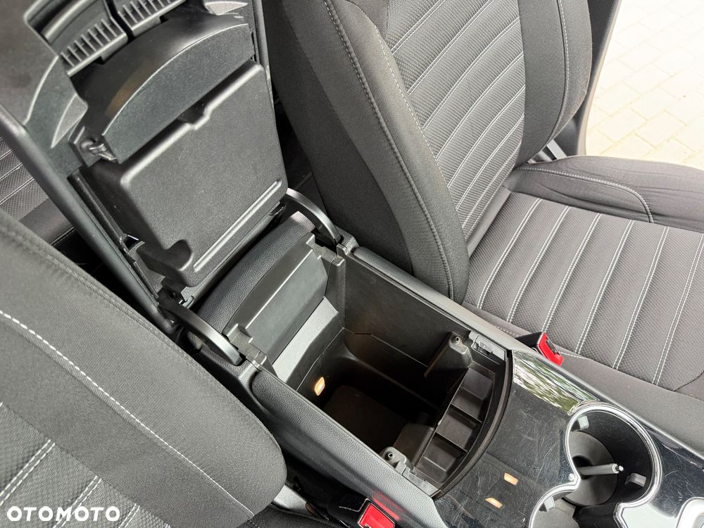 Ford Galaxy 1.5 EcoBoost S&S TITANIUM - 27