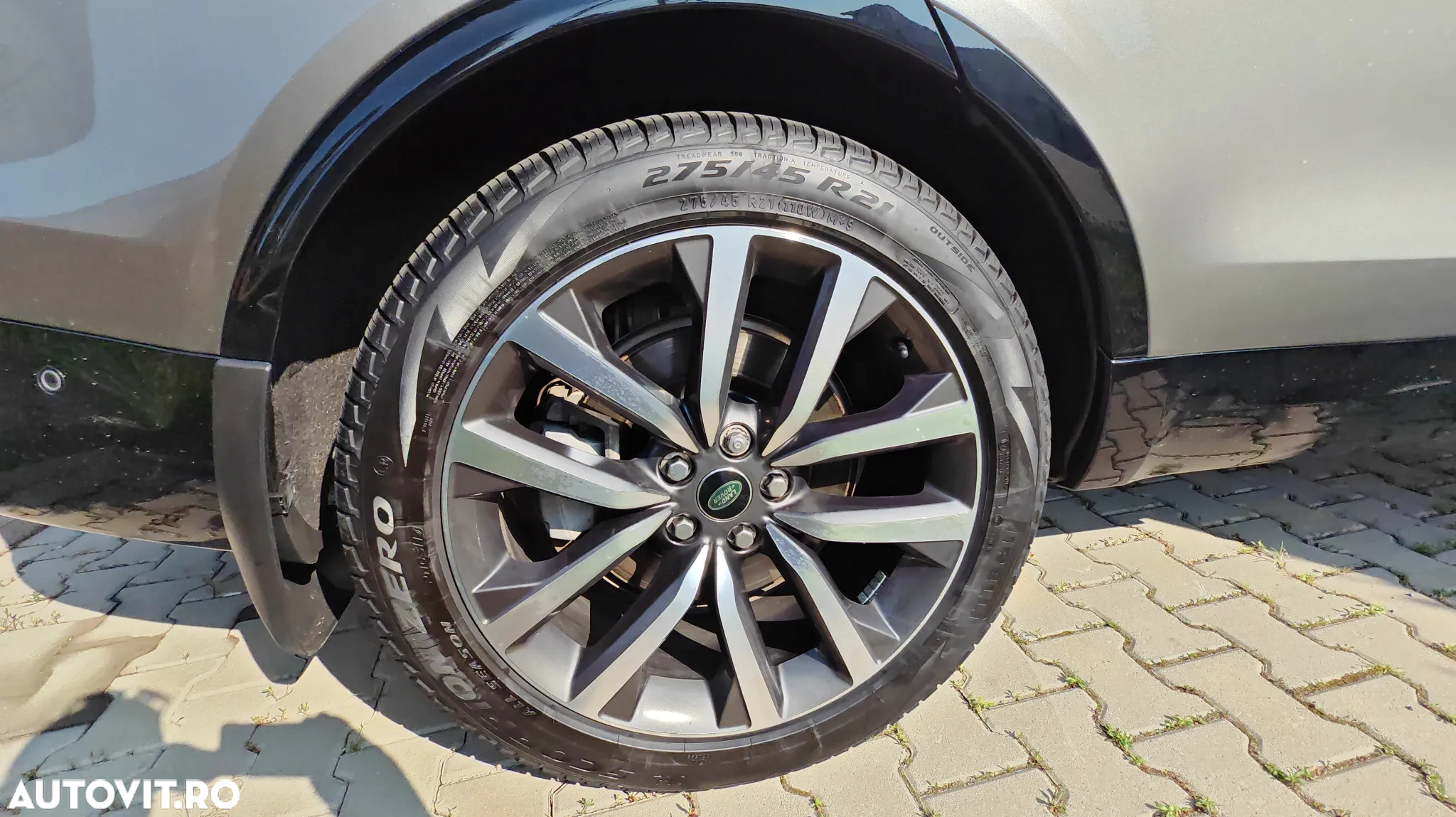 Land Rover Discovery 3.0D 300 MHEV R-Dynamic SE - 6