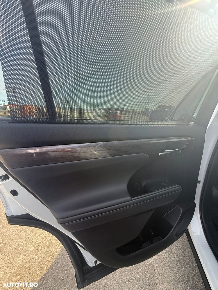 Toyota Highlander 2.5 Hybrid Luxury - 15